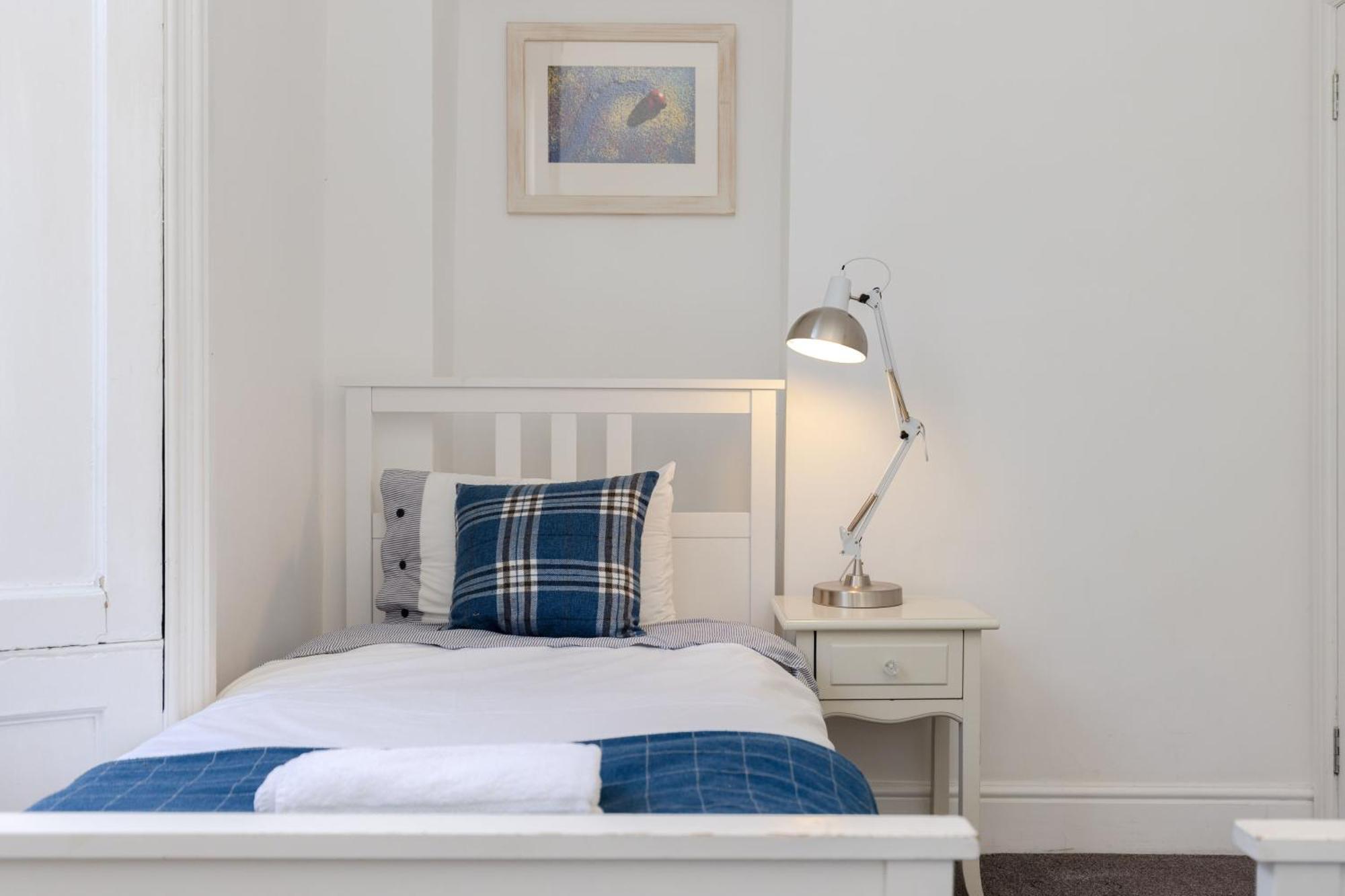 Traditional 3 Bedroom Quiet Duplex Flat By High St, Trams And Buses - Just 1-5 Miles To Centre EDI Exteriér fotografie