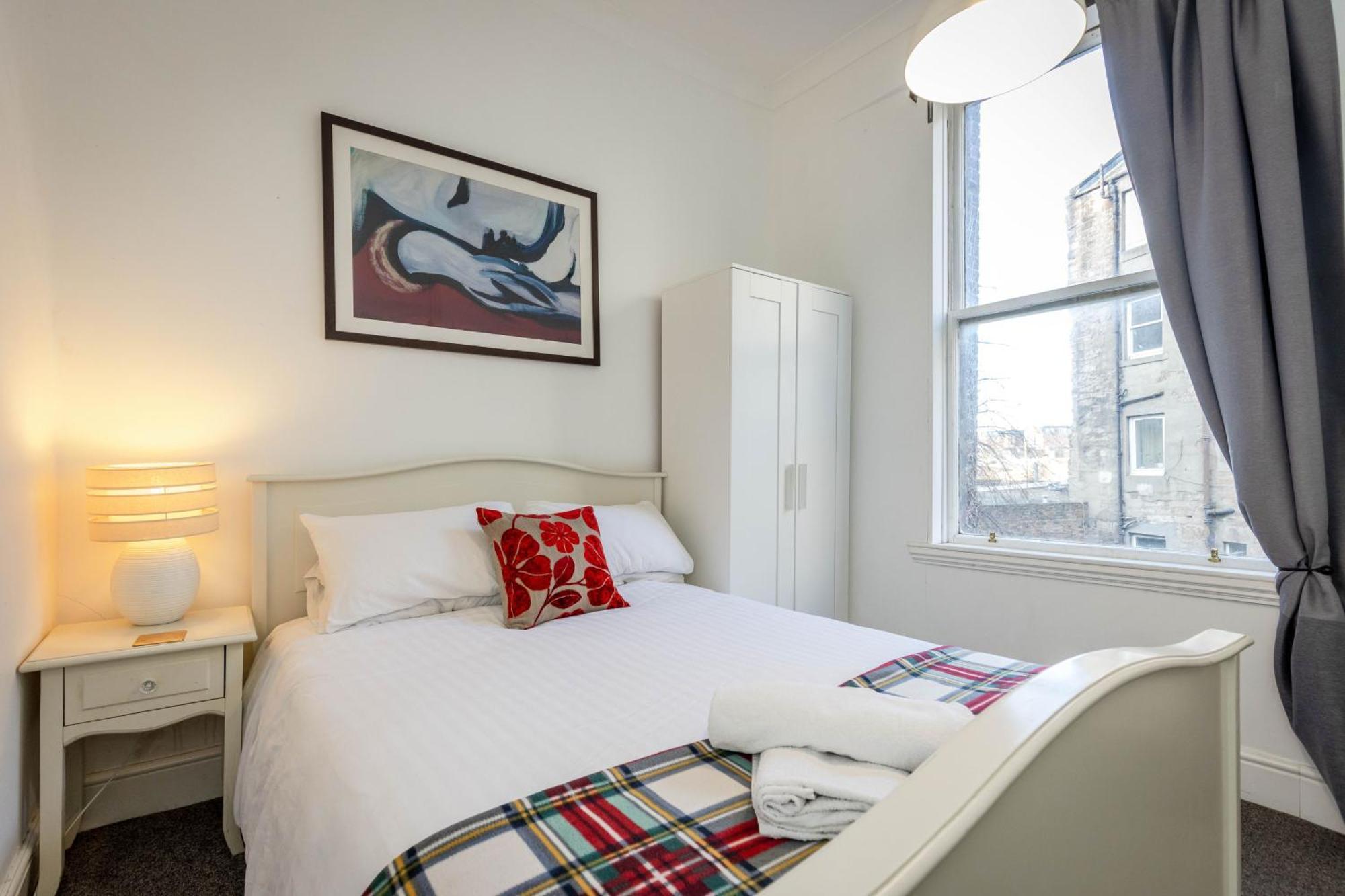 Traditional 3 Bedroom Quiet Duplex Flat By High St, Trams And Buses - Just 1-5 Miles To Centre EDI Exteriér fotografie