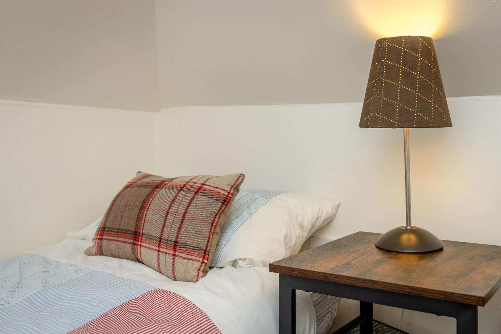 Traditional 3 Bedroom Quiet Duplex Flat By High St, Trams And Buses - Just 1-5 Miles To Centre EDI Exteriér fotografie